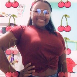 Meet your Posher, Ayana